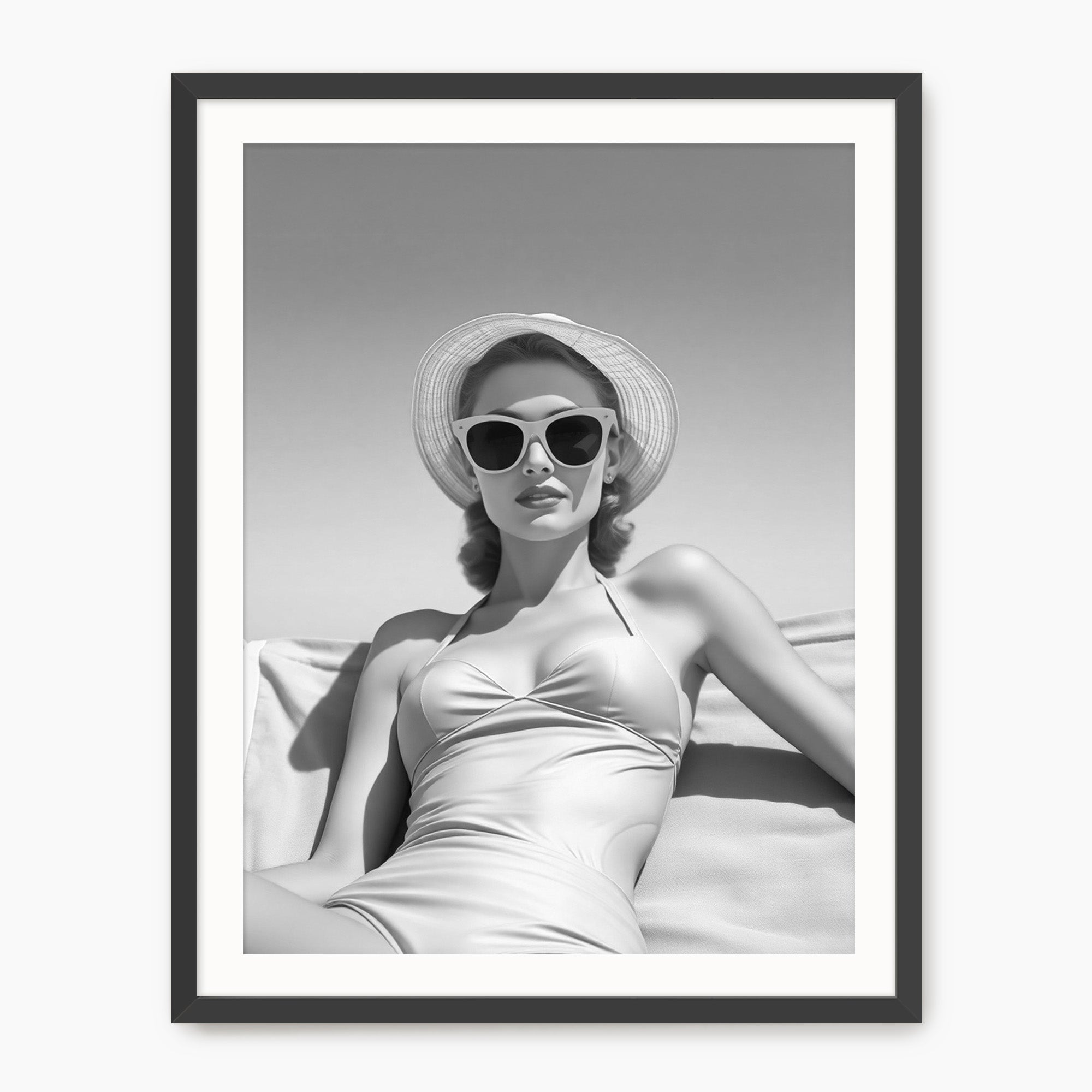 Retro Black and White Beach Photo - 9-Piece Gallery Wall – Sage