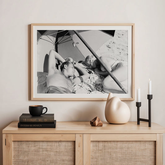 Retro Beach Couple in Black and White - Sage and Rose Prints